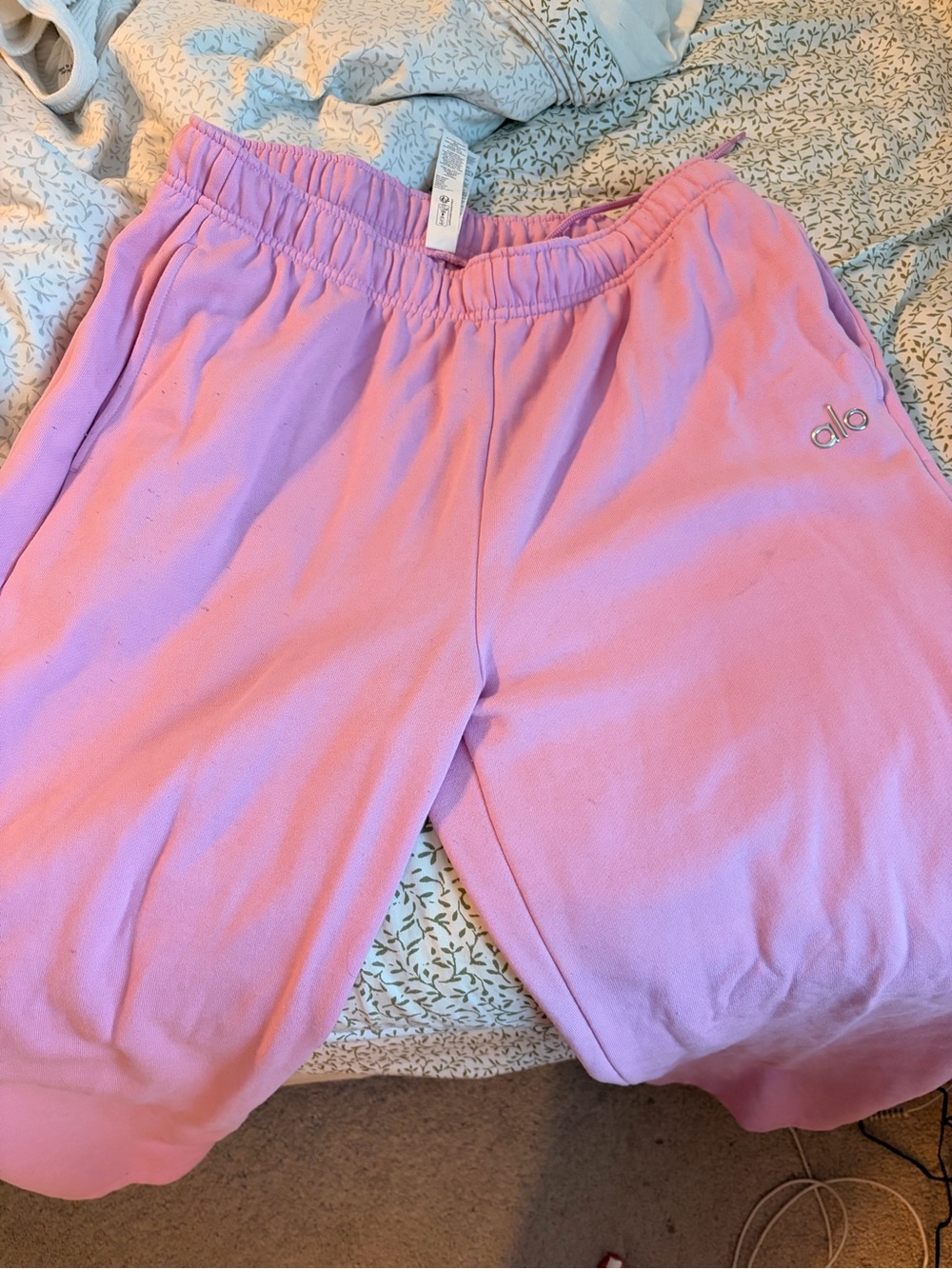 ALO Candy Heart Pink Accolade Sweatpants